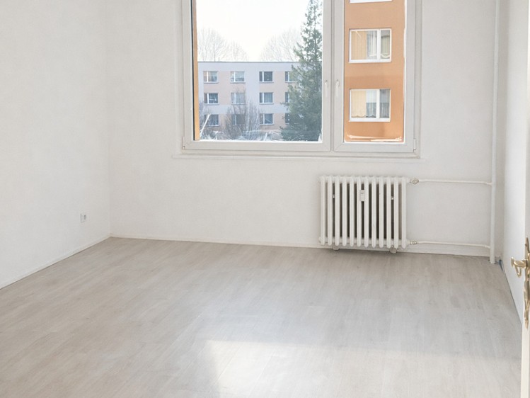 Pronájem bytu 4+1 85 m² - foto 4