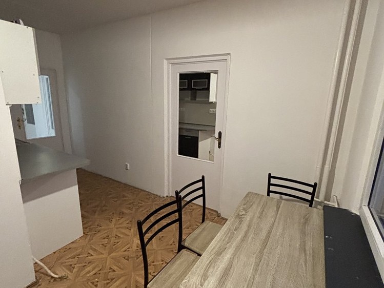 Pronájem bytu 4+1 85 m² - foto 2
