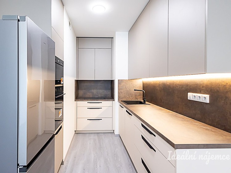 Pronájem bytu 2+kk 55 m² - foto 4