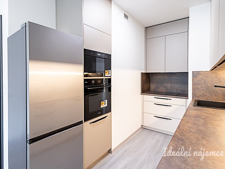 Pronájem bytu 2+kk 55 m² - foto 1