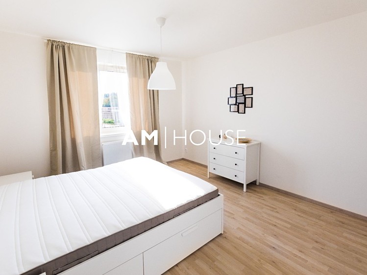 Pronájem bytu 2+kk 62 m² - foto 3