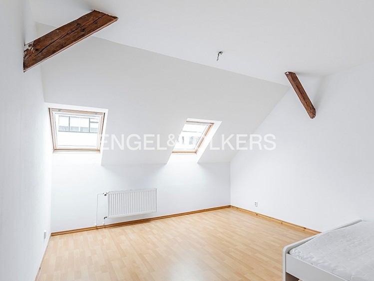 Pronájem bytu 3+1 112 m² (Podkrovní) - foto 6