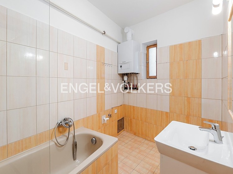 Pronájem bytu 3+1 112 m² (Podkrovní) - foto 7
