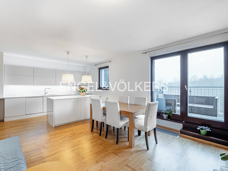 Pronájem bytu 4+kk 110 m² - foto 1