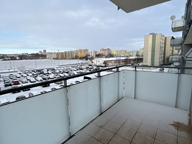 Pronájem bytu 1+kk 38 m² - foto 3