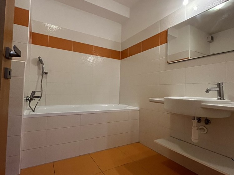 Pronájem bytu 1+kk 38 m² - foto 6