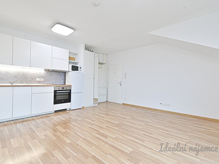 Pronájem bytu 2+kk 39 m² - foto 5