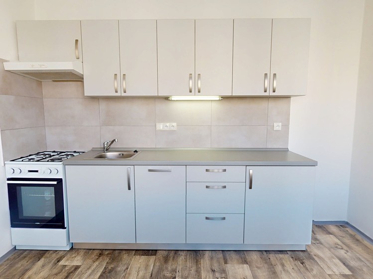Pronájem bytu 2+1 58 m² (Jednopodlažní) - foto 1
