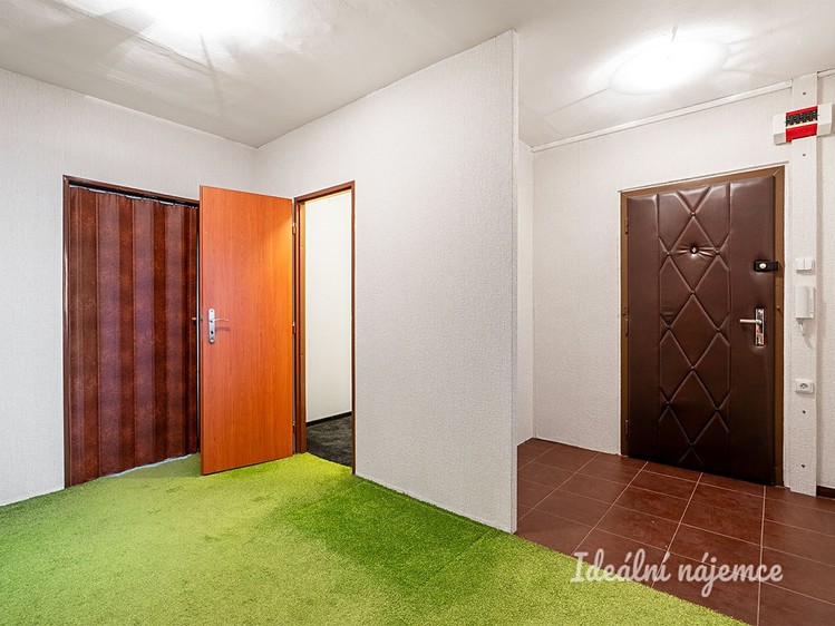 Pronájem bytu 3+1 73 m² - foto 2