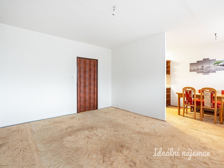 Pronájem bytu 3+1 73 m² - foto 4