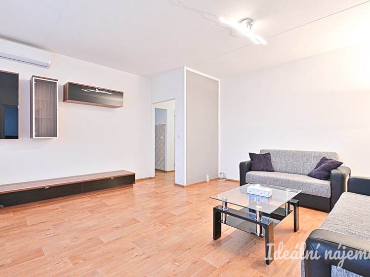 Pronájem bytu 3+1 73 m² - foto 7