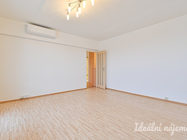 Pronájem bytu 3+1 64 m² - foto 4