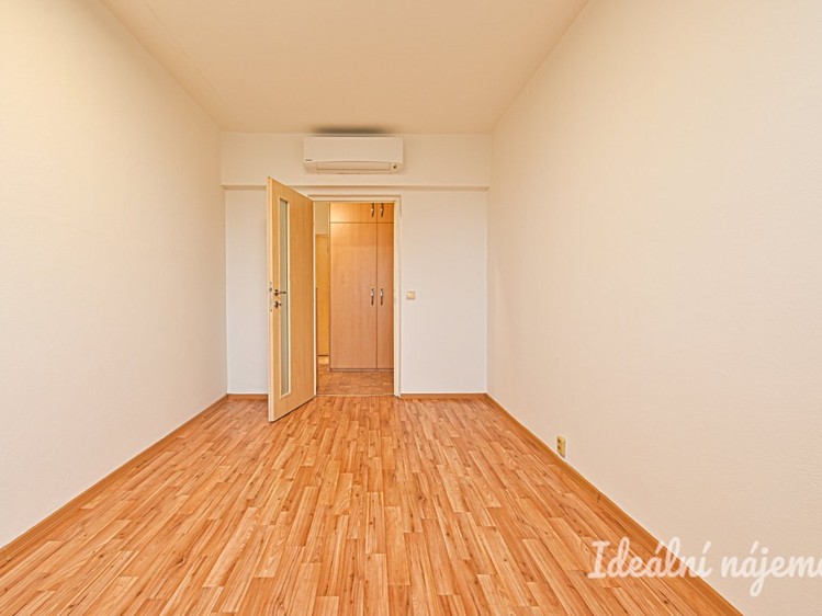 Pronájem bytu 3+1 64 m² - foto 7