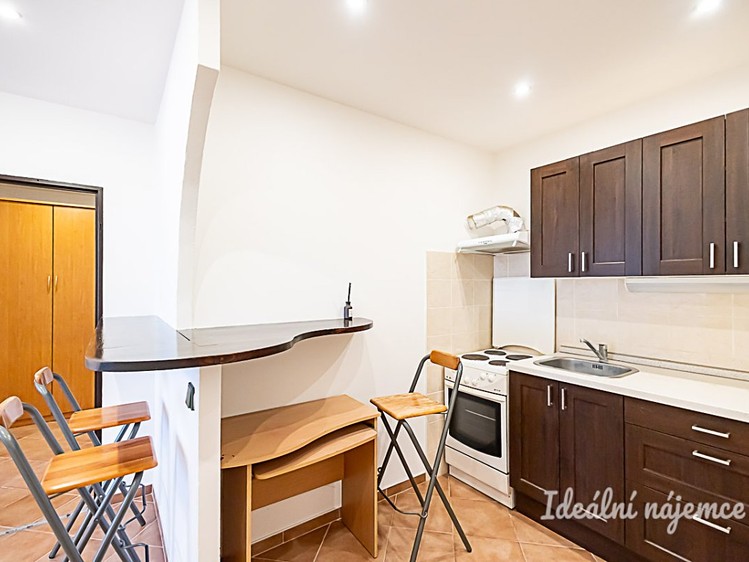 Pronájem bytu 2+kk 45 m² - foto 1