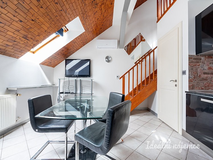 Pronájem bytu 2+kk 55 m² - foto 5