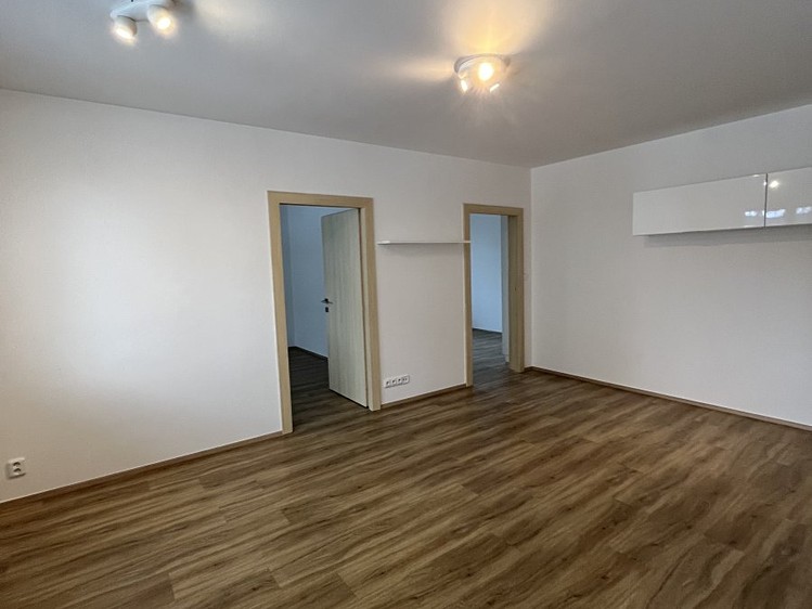 Pronájem bytu 3+kk 60 m² - foto 4