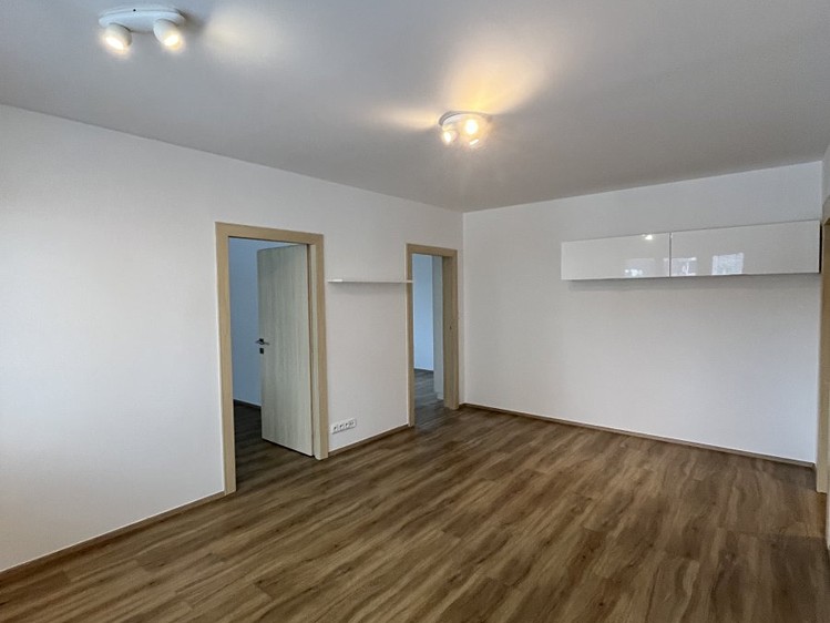 Pronájem bytu 3+kk 60 m² - foto 5