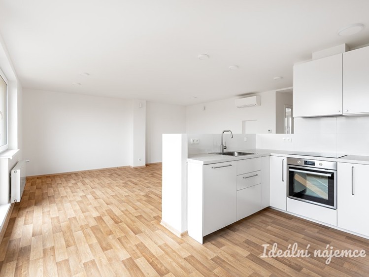Pronájem bytu 3+kk 86 m² - foto 4