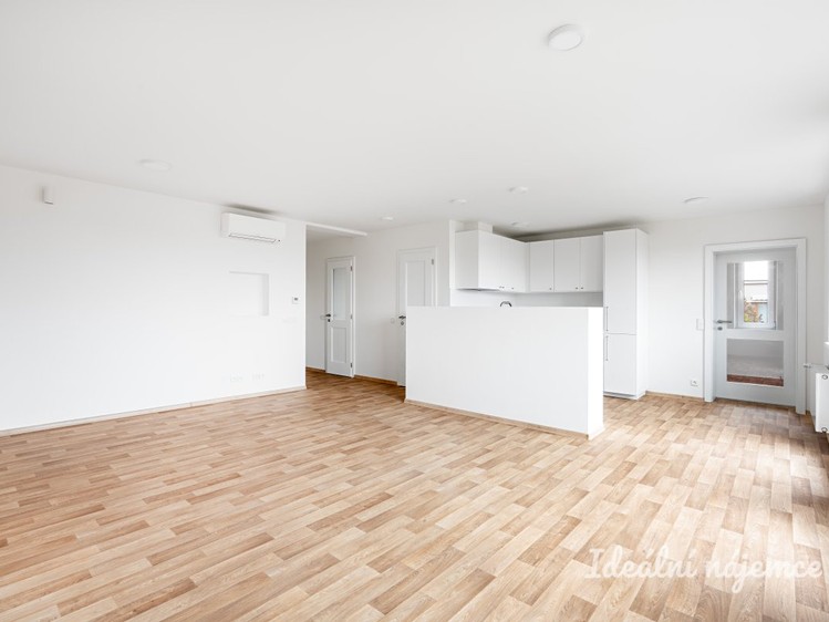 Pronájem bytu 3+kk 86 m² - foto 3