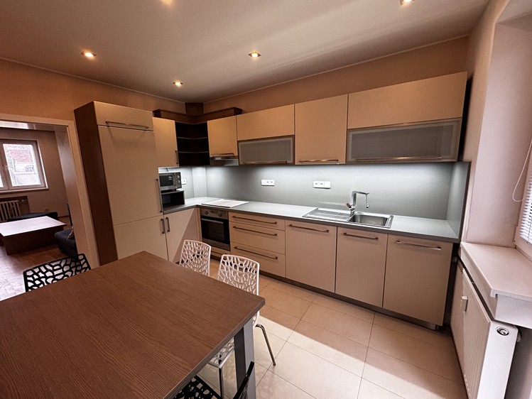 Pronájem bytu 2+1 60 m² - foto 2