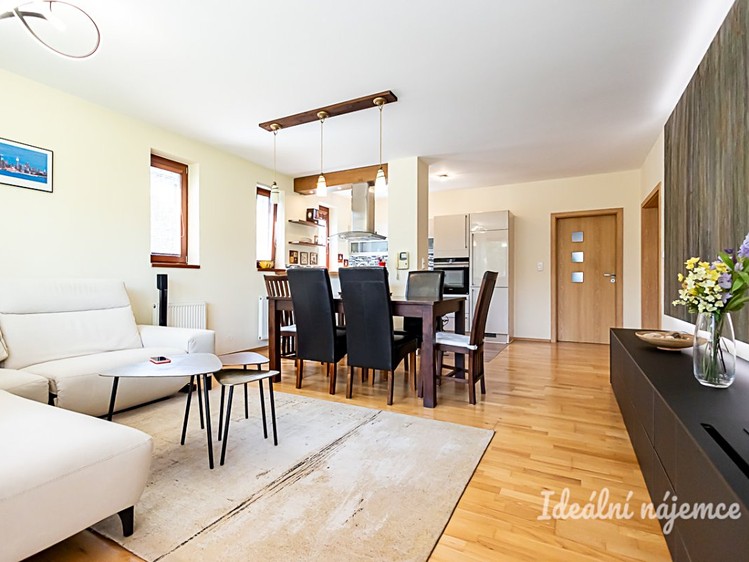 Pronájem bytu 4+kk 131 m² - foto 6