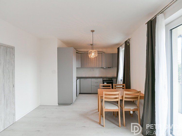 Pronájem bytu 2+kk 55 m² - foto 4