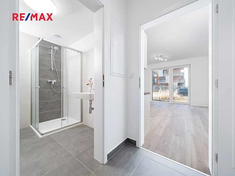 Pronájem bytu 1+kk 32 m² - foto 3