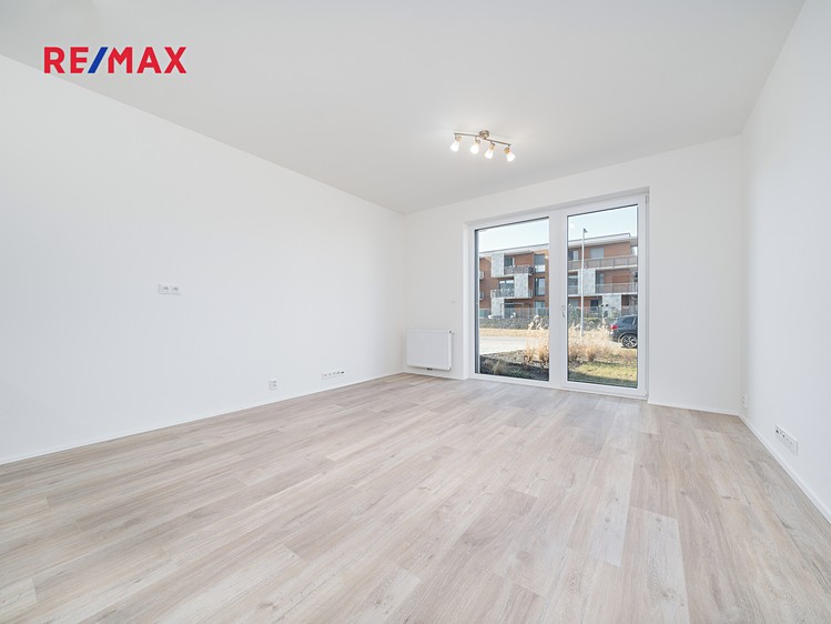 Pronájem bytu 1+kk 32 m² - foto 2