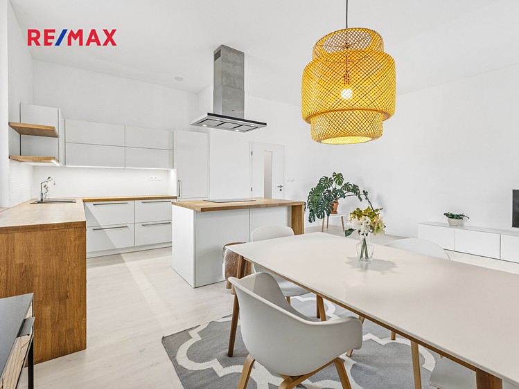 Pronájem bytu 3+kk 91 m² - foto 5