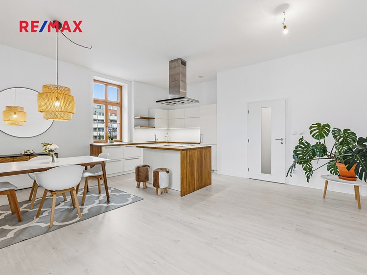 Pronájem bytu 3+kk 91 m² - foto 8