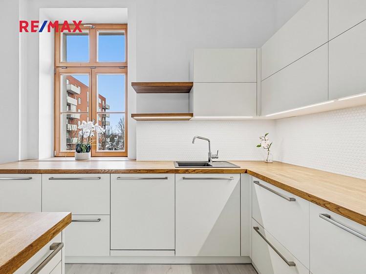 Pronájem bytu 3+kk 91 m² - foto 6