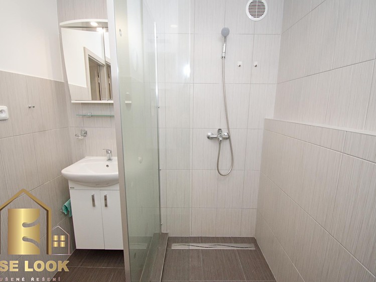Pronájem bytu 1+1 40 m² - foto 3