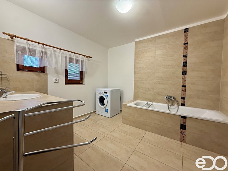 Pronájem bytu 2+1 100 m² - foto 6