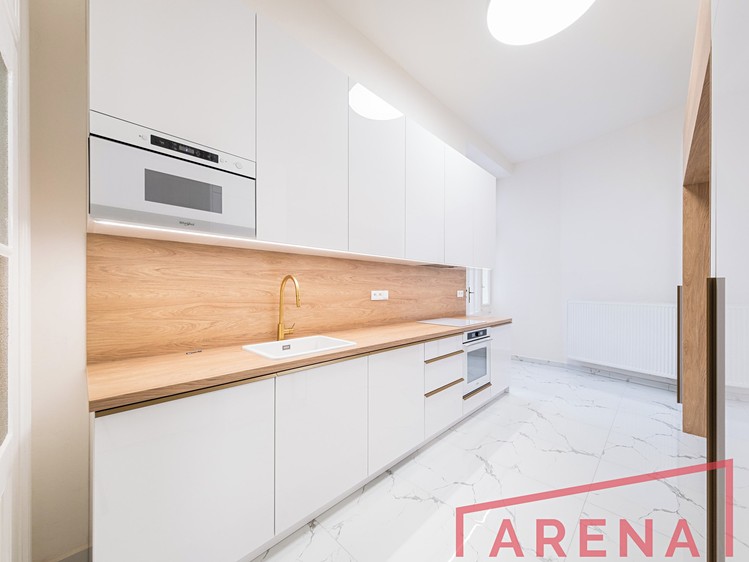 Pronájem bytu 4+1 167 m² - foto 1