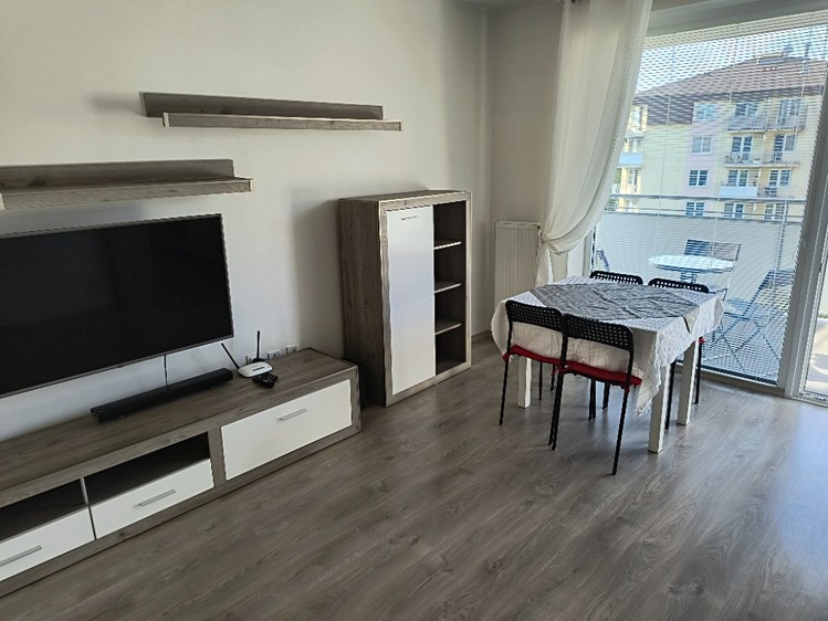 Pronájem bytu 2+kk 50 m² - foto 1