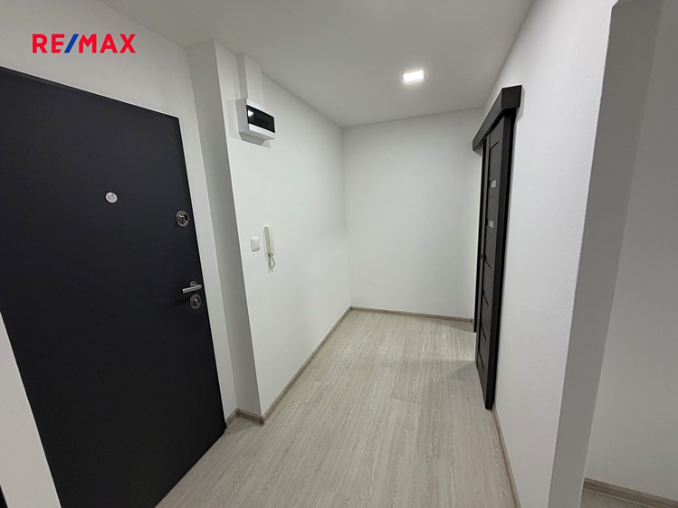 Pronájem bytu 1+1 38 m² - foto 4
