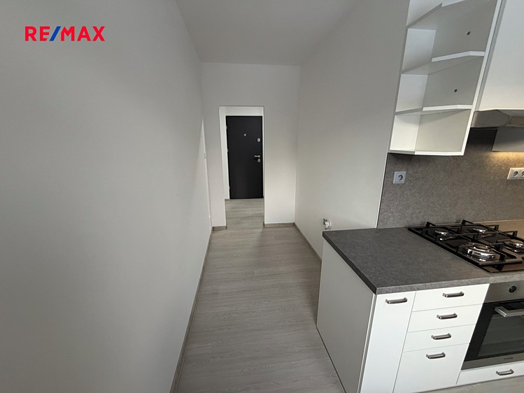 Pronájem bytu 1+1 38 m² - foto 2