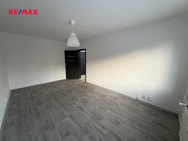 Pronájem bytu 1+1 38 m² - foto 8
