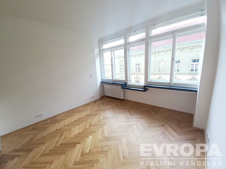 Pronájem bytu 1+kk 26 m² - foto 1