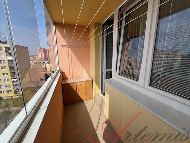 Pronájem bytu 3+1 80 m² - foto 3
