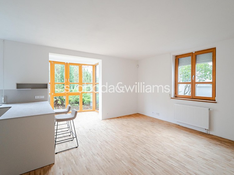 Pronájem bytu 4+1 192 m² - foto 1