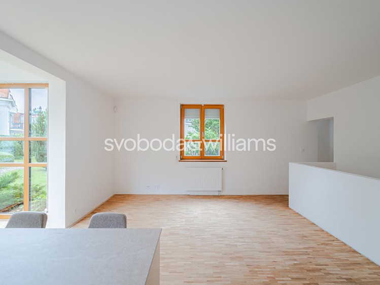 Pronájem bytu 4+1 192 m² - foto 5
