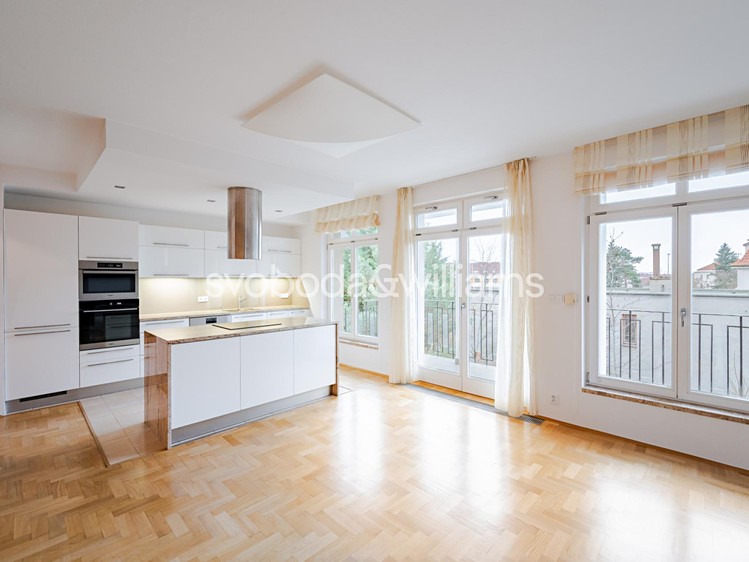 Pronájem bytu 5+kk 130 m² - foto 1