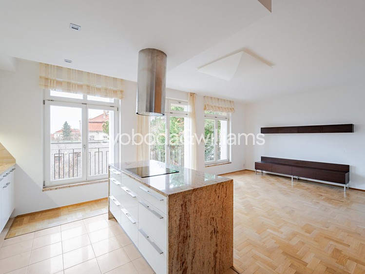 Pronájem bytu 5+kk 130 m² - foto 2