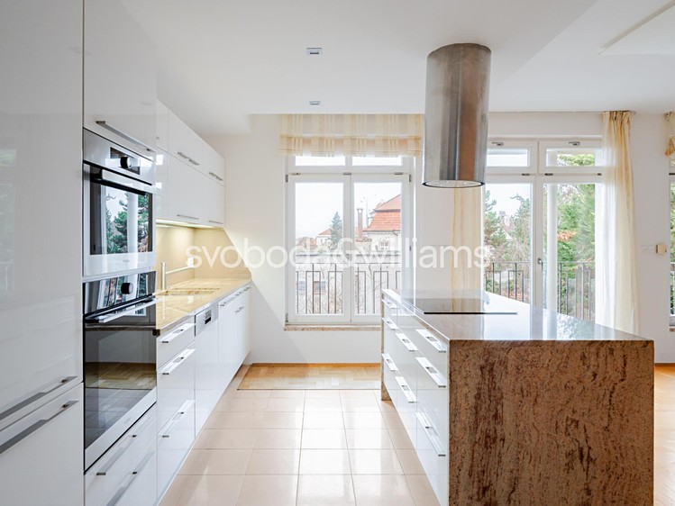 Pronájem bytu 5+kk 130 m² - foto 6