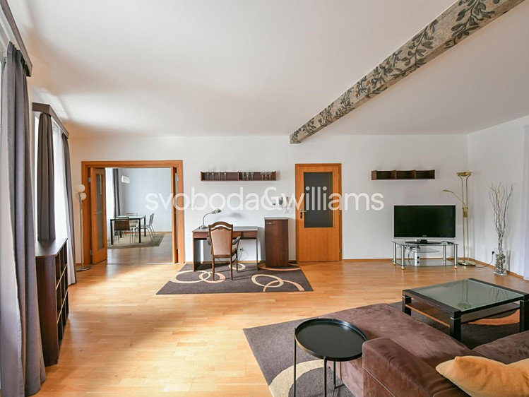 Pronájem bytu 2+1 85 m² - foto 1