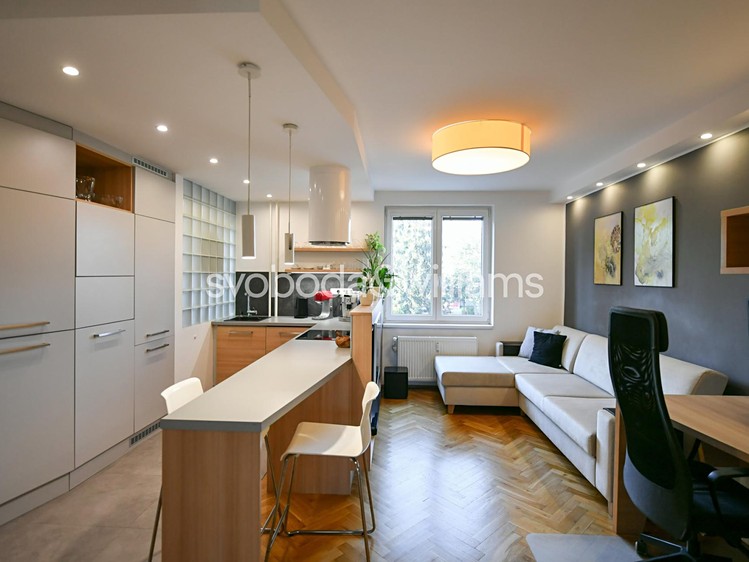 Pronájem bytu 2+kk 52 m² - foto 1