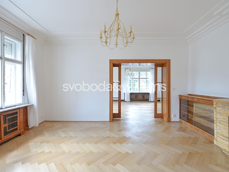 Pronájem bytu 6 pokojů a více 274 m² - foto 8