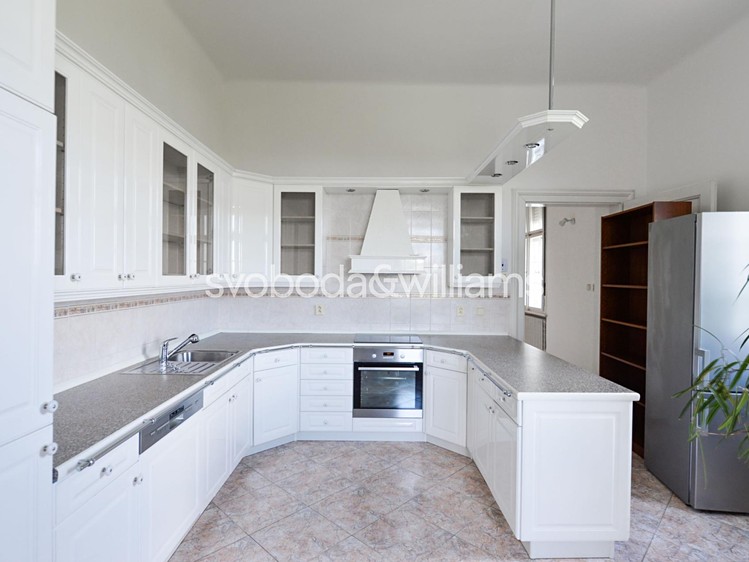 Pronájem bytu 6 pokojů a více 274 m² - foto 5