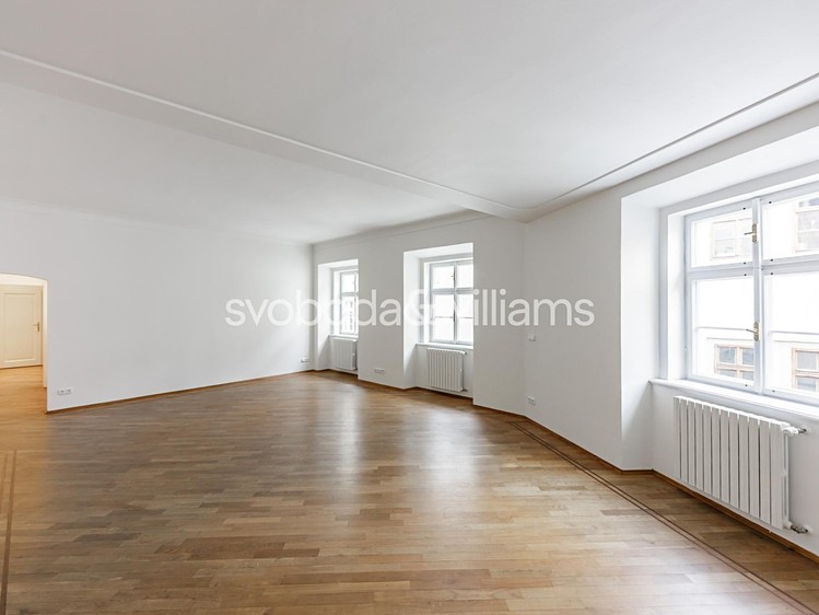 Pronájem bytu 4+1 153 m² - foto 1